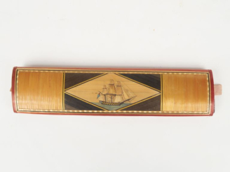 Vente aux enchères Etui à message première partie du XIXème en marqueterie de paille à dé