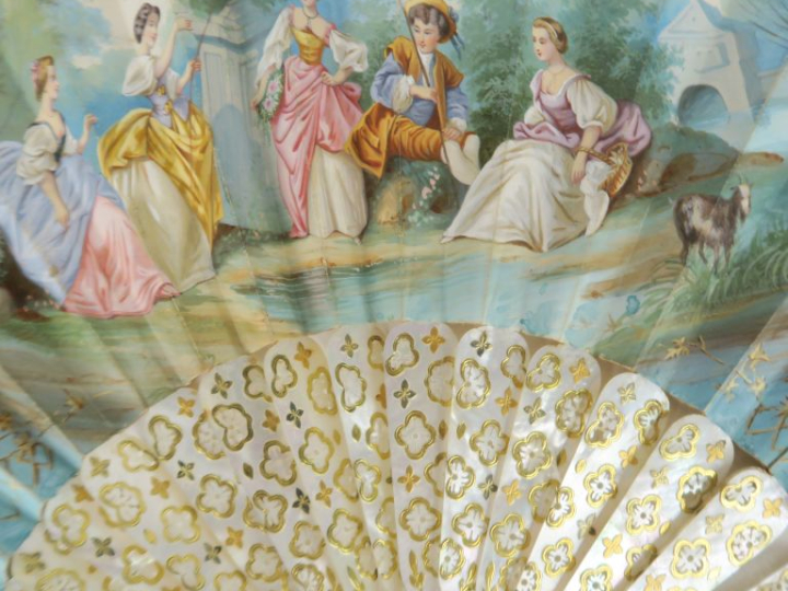Eventail Napoléon III de style Louis XVI en nacre et papier peint, "je