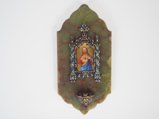 Vente aux enchères Bénitier fin XIXème - début Xxème en onyx vert et émaux cloisonnés pol