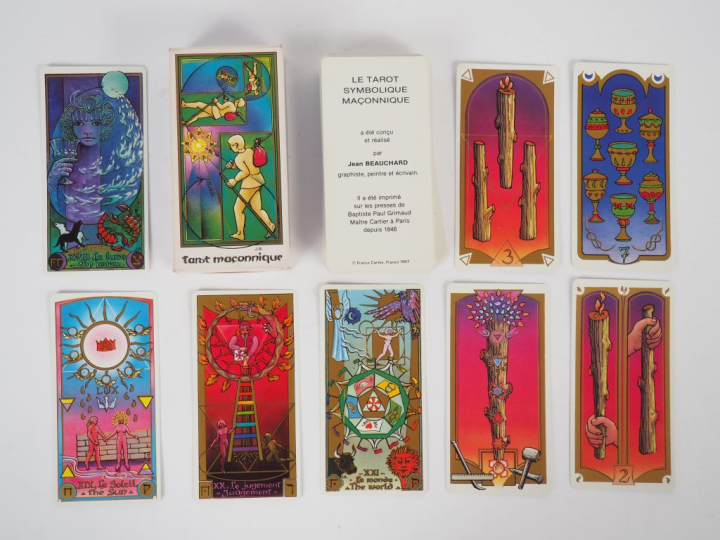 Jeu de tarot maçonnique dans son étui, par Baptiste Paul Grimaud "Maît
