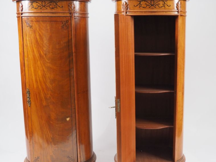 Paire de gaines XIXème, de style Bidermeier, en forme de colonnes, ouv