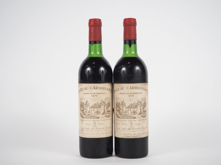 2 BOUTEILLES CHATEAU CARBONNIEUX GCC GRAVES - 1975 - LB/ELS