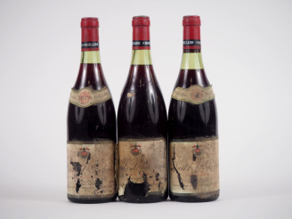 Vente aux enchères 3 BOUTEILLES NUITS ST GEORGES MOILLARD - 1978 - 1 PRÉSUMÉE - 1 à 1,8 C