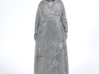 Vente aux enchères Henri Paul REY.  "jeune paysanne aux nattes"  Sculpture en pierre  non
