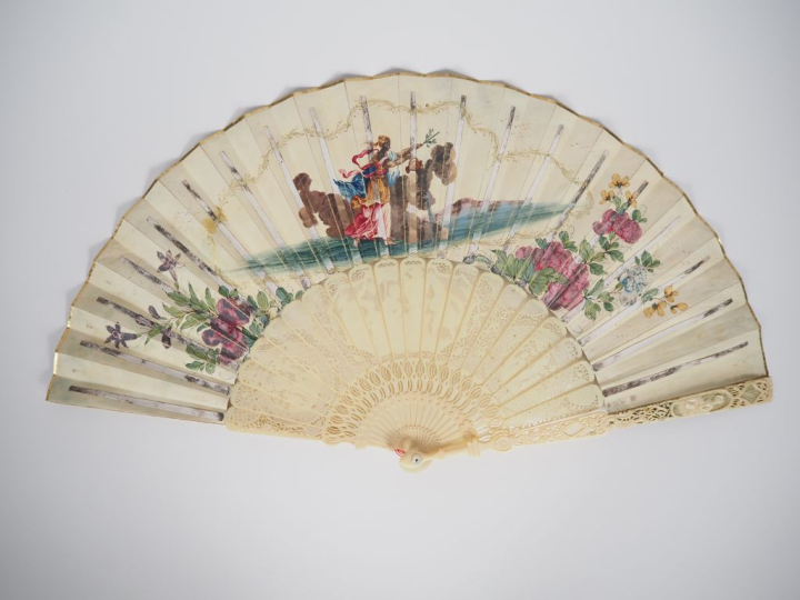 Eventail XVIIIème. Angleterre circa 1780. 20 brins + 2MB. Monture en i