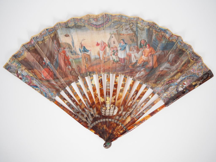 Eventail XVIIème. 16 brins + 2 MB. Monture écaille squelette avec musi