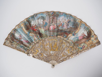 Vente aux enchères Eventail XVIIIème circa 1730/1740. 20 brins +2. Monture en nacre finem