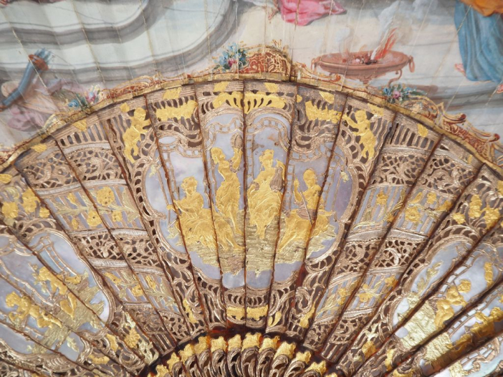 Eventail XVIIème. Plein vol. 22 brins + 2MB. Magnifique monture en éca