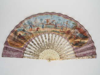 Vente aux enchères Eventail XVIIIème. Monture 22 brins en ivoire ciselée et repercée à dé