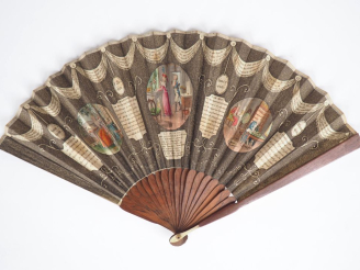 Vente aux enchères Eventail XVIIIème. Monture à 20 brins en palissandre. Feuille lithogra