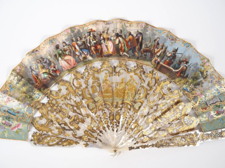Vente aux enchères Eventail "cabriolet" XIXème à 14 brins +2MB. Nacre espagnole dorée et 