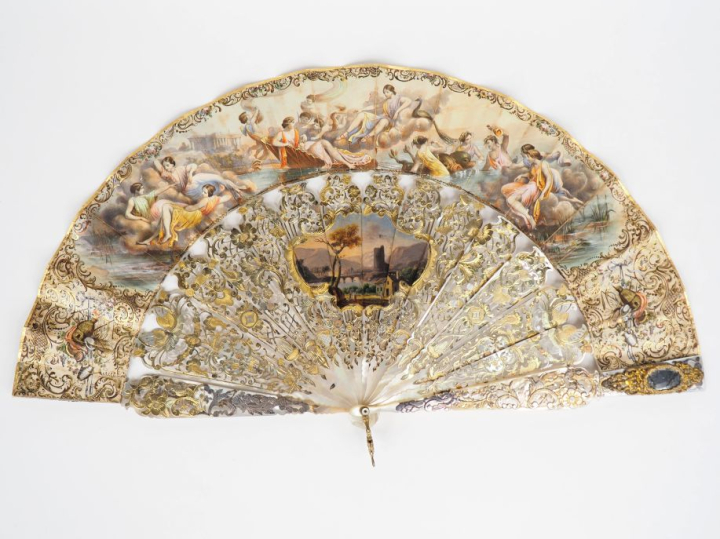 Eventail XIXème circa 1850 à 14 brins + 2 MB. Espagnol. Monture en nac