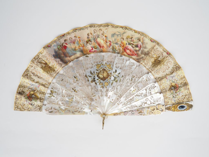 Eventail XIXème circa 1850 à 14 brins + 2 MB. Espagnol. Monture en nac