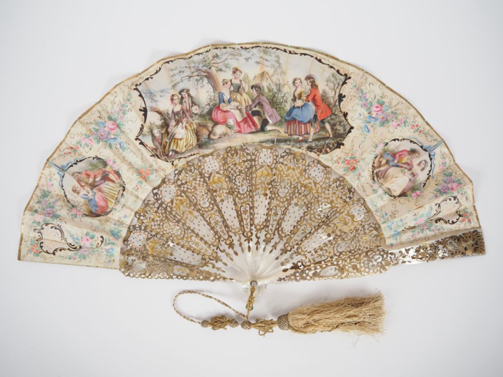 Eventail XIXème à 12 brins + 2 MB. Monture en nacre."Plein Vol". Gorge