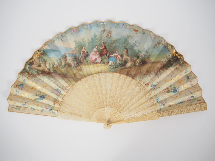 Eventail XIXème circa 1850 à 20 brins + 2MB. Magnifique monture en ivo