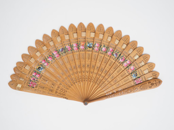 Eventail XIXème à feuilles brisées, à 21 Brins + 2. Bois finement repe