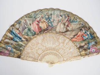 Vente aux enchères Eventail Plein vol de style Louis XV à 22 brins + 2 MB. Monture en ivo