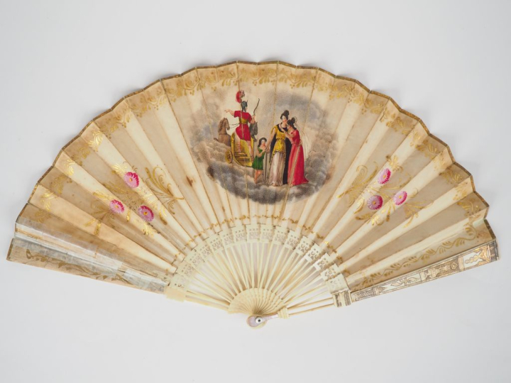 Eventail. Espagne XIXème à 16 brins + 2 MB. Monture en ivoire (à brins