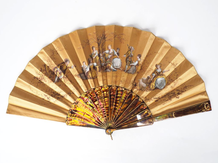 Eventail XIXème. Monture en nacre "flamboyant" à 14 brins, feuille en 