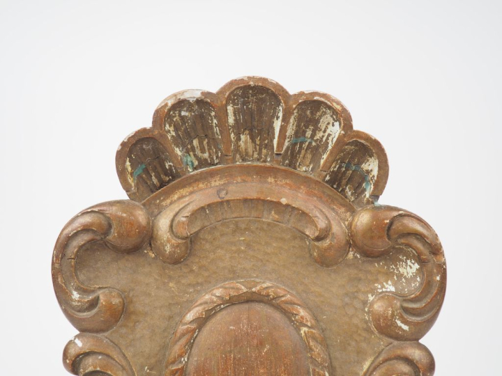 Applique double de style Régence en bois sculpté et polychrome à décor