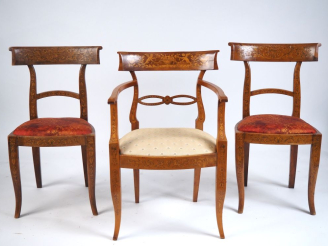 Vente aux enchères Fauteuil italien début XIXème en marqueterie, à décor damours, d'oisea