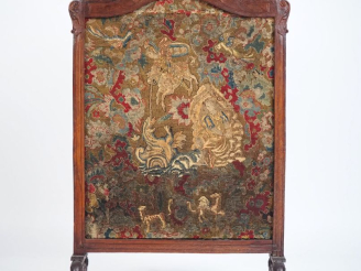 Vente aux enchères Pare feu Louis XV en bois naturel mouluré et sculpté à décor de coquil