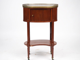 Vente aux enchères Chevet tambour Empire en acajou et placage d'acajou, dessus marbre gri