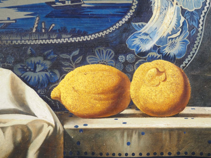 Ecole russe milieu XXème. "Table dressée". Huile sur toile, signée en 