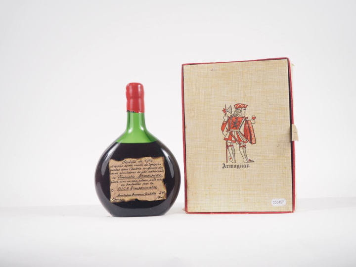 1 BOUTEILLE ARMAGNAC S.I.C.A. ARMAGNACAISE - 1934 - CAPS CIRE - COFFRE