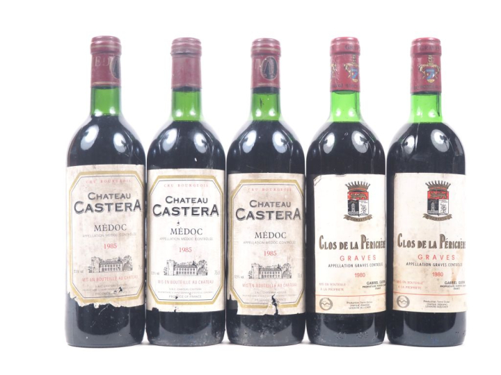 5 BOUTEILLES : 3 CHÂTEAU CASTERA MÉDOC - 1985 - 1 BG/2 LB - 2 CLOS DE 