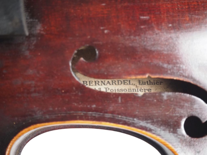 Violon 	français non fileté fait à Mirecourt vers 1900. 	359mm	 bon ét