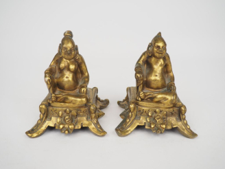 Vente aux enchères Paire de sujets en bronze extrême-orient, "divinités érotiques". H. 8 