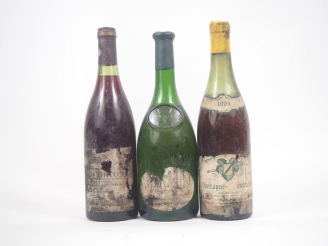 Vente aux enchères 3 BOUTEILLES : 1 CHASSAGNE MONTRACHET A. MOREY - 1964  - 7 CM / 1 ALOX