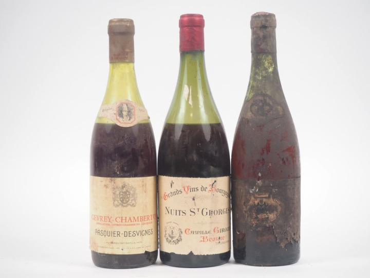 3 VIEILLES BOUTEILLES : 1 GEVREY CHAMBERTIN PASQUIER DESVIGNES - 1972 