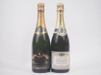 Vente aux enchères 2 BOUTEILLES CHAMPAGNE : 1 CHARLIER ET FILS / 1 JEREUG 