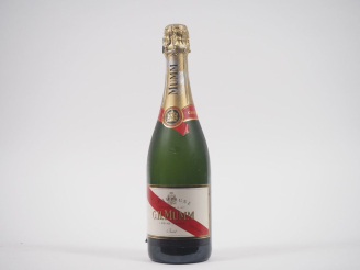 Vente aux enchères 1 BOUTEILLE CHAMPAGNE MUMM "CORDON ROUGE"