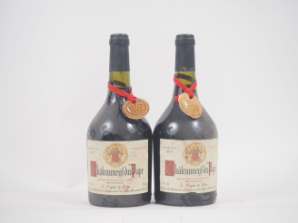 Vente aux enchères 2 BOUTEILLES CHÂTEAUNEUF DU PAPE A. OGIER ET FILS - 1997