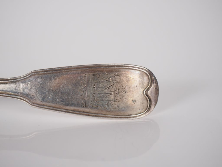 Cuillère à ragoût XVIIIème en argent, Paris, armoriée Poids : 180 g Lo