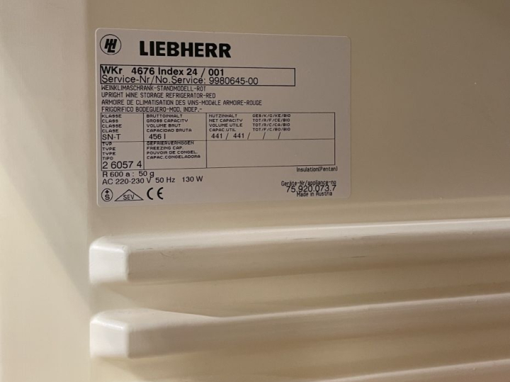 LIEBHERR "Grand Cru". Grande cave à vins mod. WKr 4676 avec sa clé et 