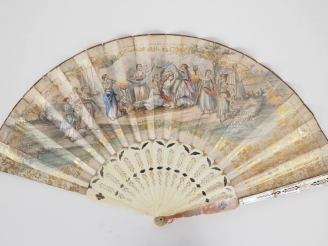Vente aux enchères Eventail Napoléon III en os et nacre à décor de femmes à l'antique, 16
