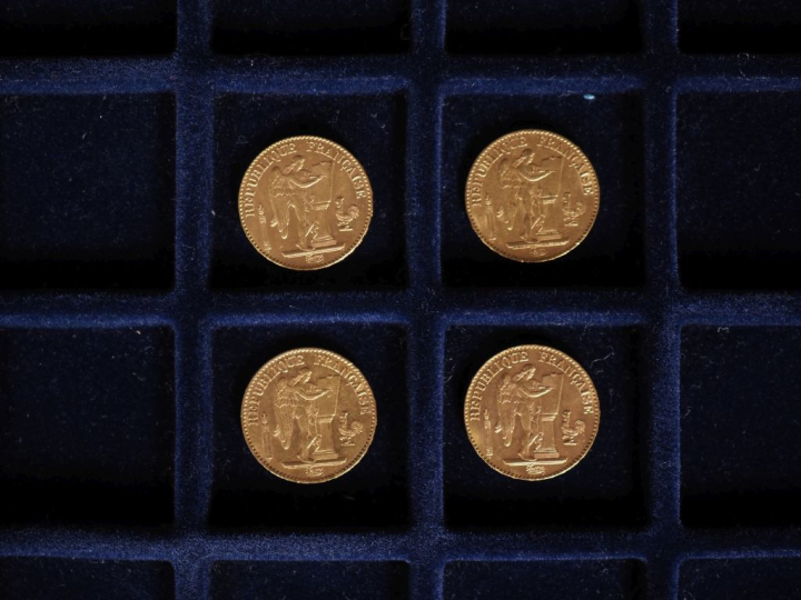 Quatre pièces de 20 Francs or, 1875-A, 1878-A et 1897-A (x2). FRAIS AC