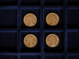 Vente aux enchères Quatre pièces de 20 Francs or, 1875-A, 1878-A et 1897-A (x2). FRAIS AC