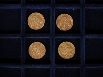 Vente aux enchères Quatre pièces de 20 Francs or, 1897 A, 1896 A, 1898 A, 1851 A. FRAIS A