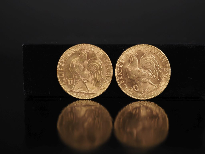 Deux pièces de 20 Francs or, 1912 et 1913.  FRAIS ACHETEURS 10% HT.