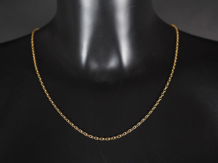 Chaine en or jaune 750, maille forçat.  Long. 57 cm Poids. 7,16 g