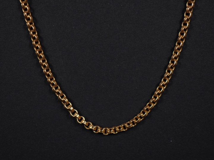 Chaine en or jaune 750, maille forçat ronde.  Long. 48,2 cm Poids. 7,2