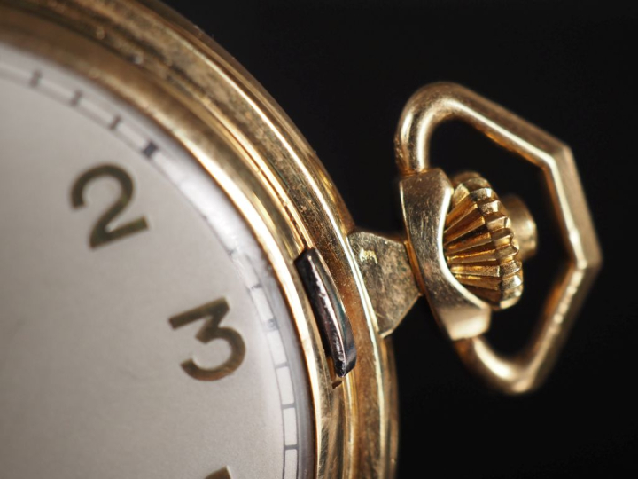 UTI Montre de gousset savonnette en or 750.  Cadran à chiffres arabes 