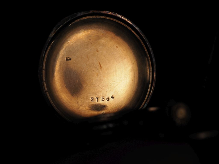 Montre de col Napoléon III en or jaune 750.  Cadran à chiffres romains