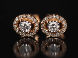 Vente aux enchères MAUBOUSSIN  Paire de puces d'oreilles de forme ovale en or rose 750, s