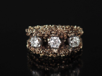 Vente aux enchères Bague bandeau deux anneaux en or 750 et platine, sertie de trois diama